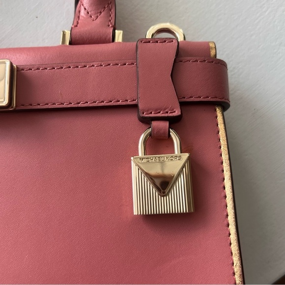 Michael Kors Tatiana Mini Leather Bag with lock charm - Picture 6 of 16